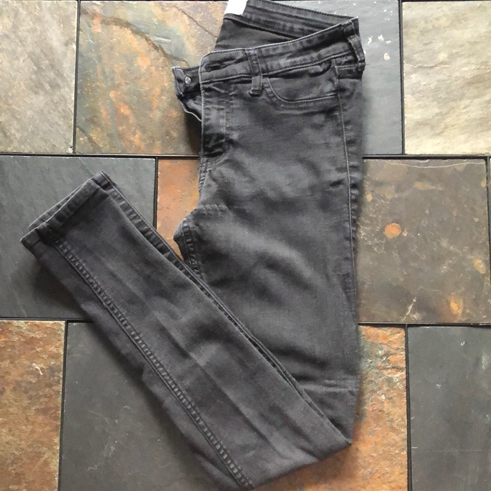 Black Hollister skinny jeans